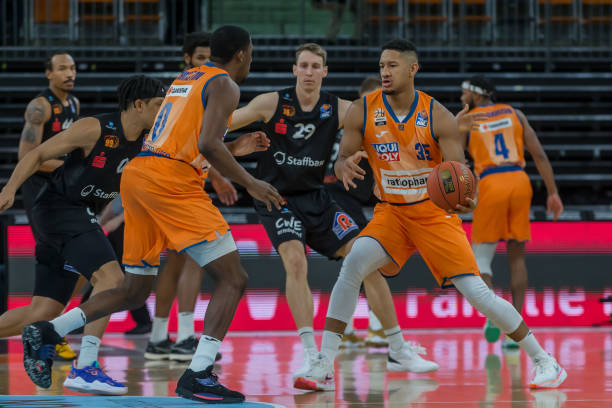 更在其策略 更在其策略